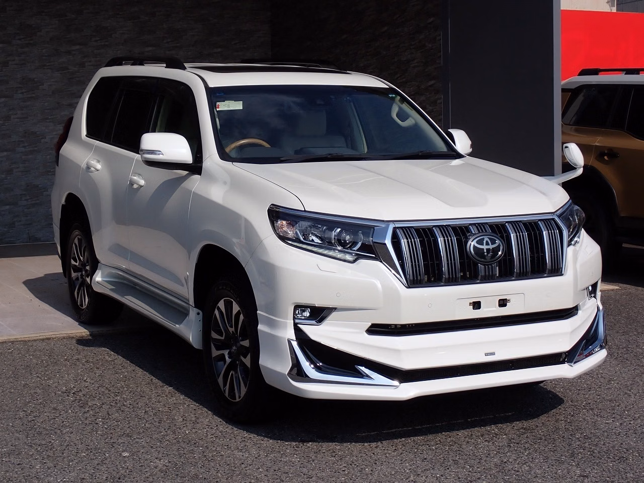 TOYOTA LAND CRUISER PRADO