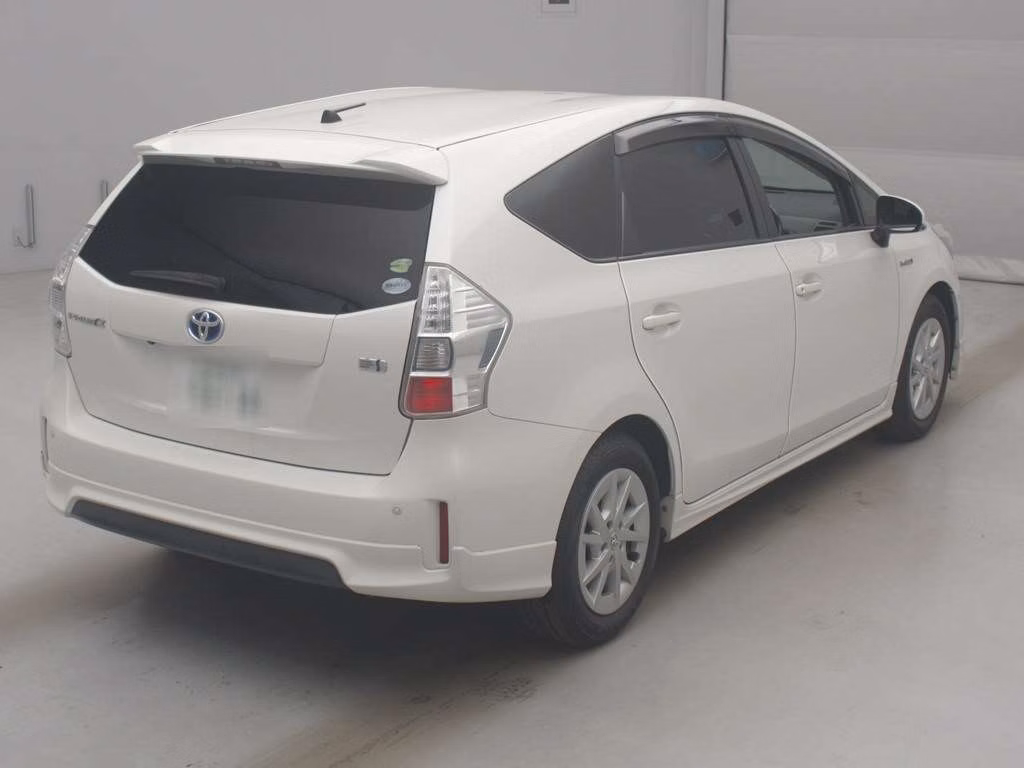 TOYOTA PRIUS ALPHA