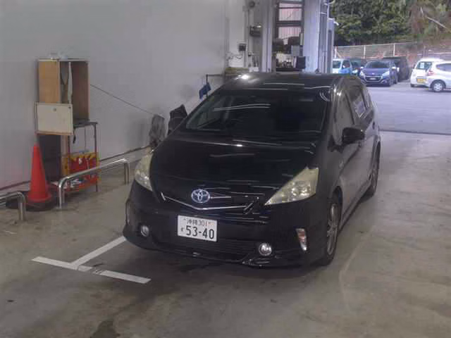 TOYOTA PRIUS ALPHA