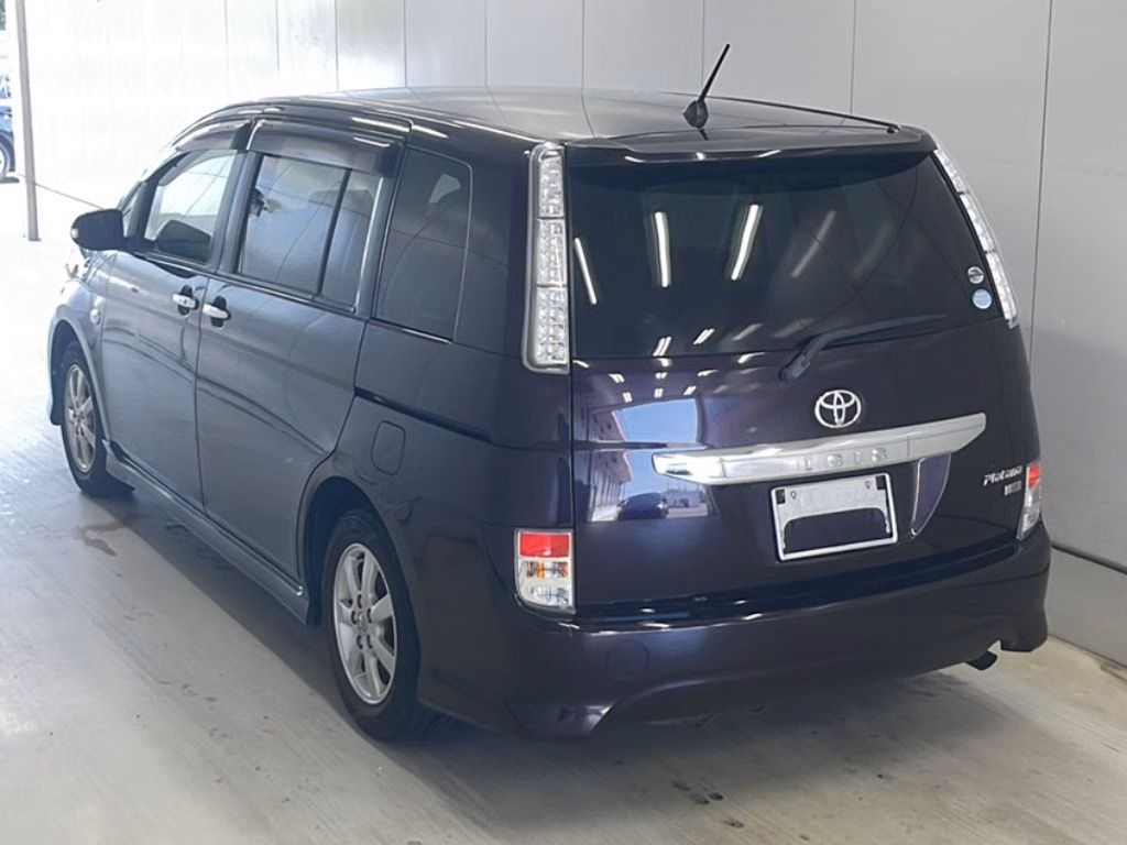 TOYOTA ISIS