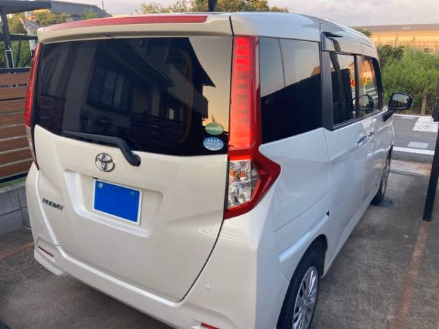TOYOTA ROOMY