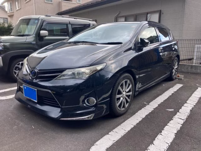 TOYOTA AURIS