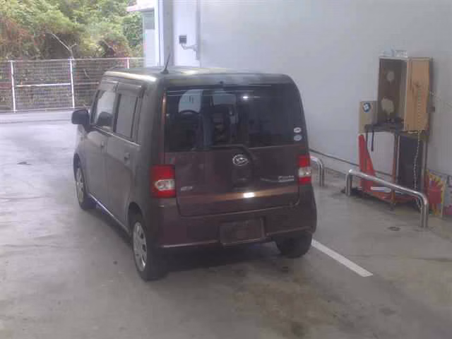 DAIHATSU MOVE CONTE