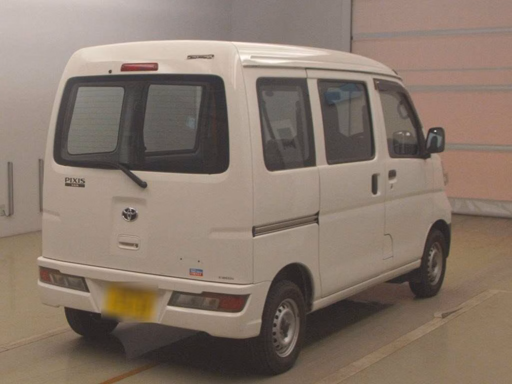 TOYOTA PIXIS VAN