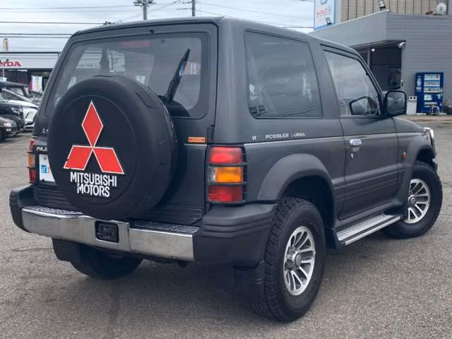 MITSUBISHI PAJERO
