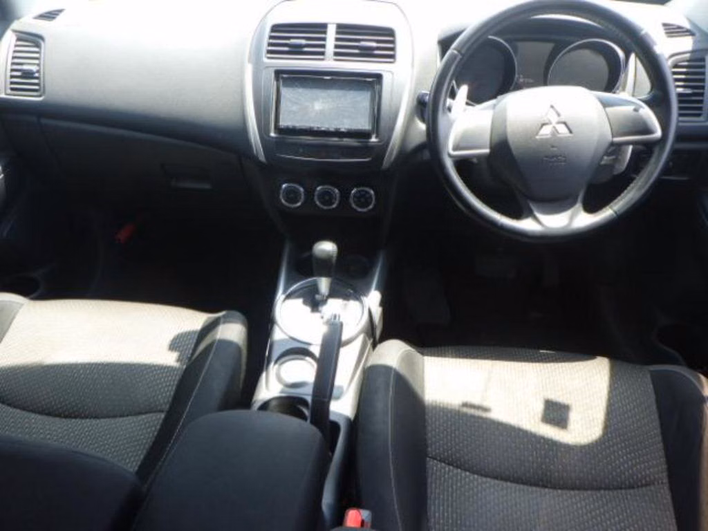 MITSUBISHI RVR