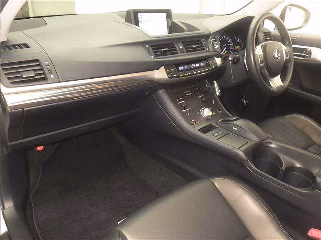 LEXUS CT200H