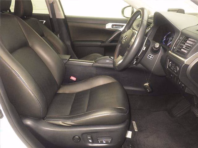 LEXUS CT200H