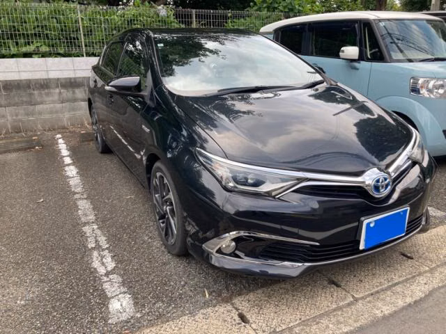 TOYOTA AURIS