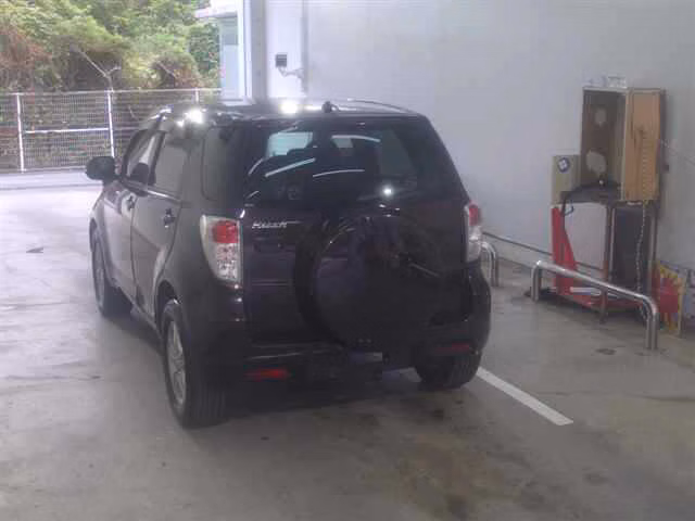 TOYOTA RUSH