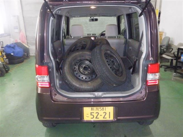 DAIHATSU MOVE CONTE
