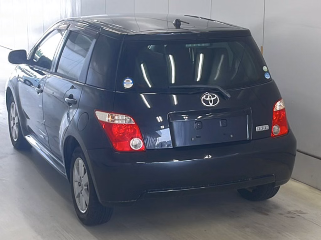 TOYOTA IST