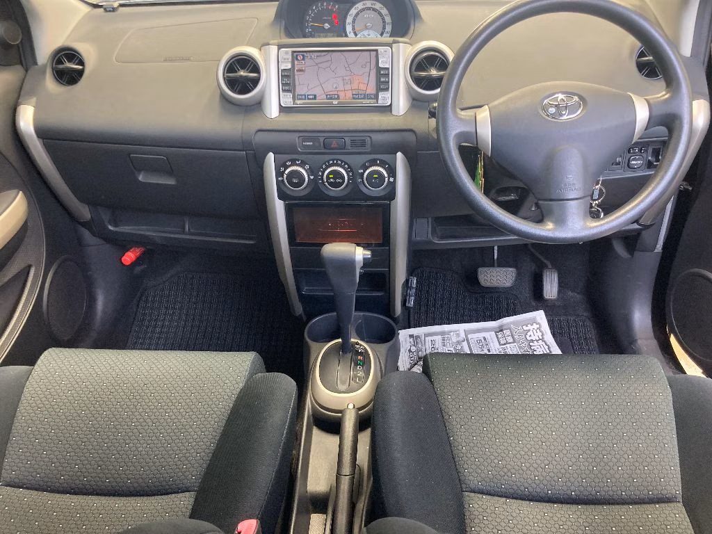 TOYOTA IST