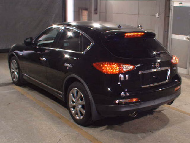 NISSAN SKYLINE CROSSOVER