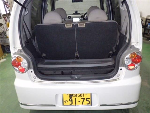 DAIHATSU MOVE LATTE
