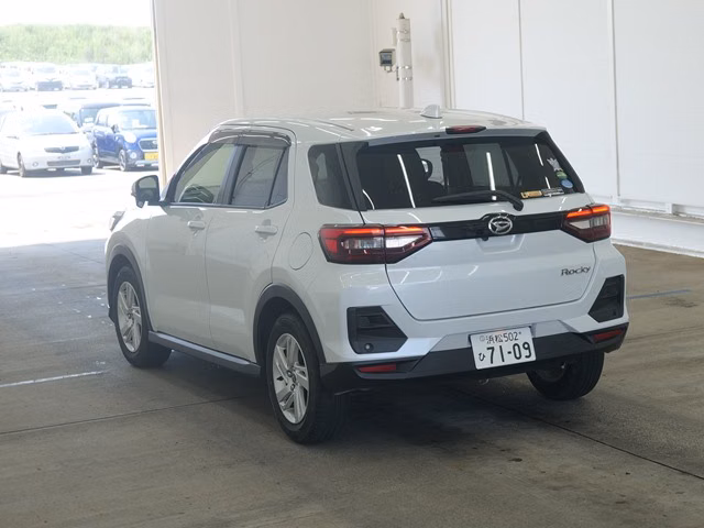 DAIHATSU ROCKY