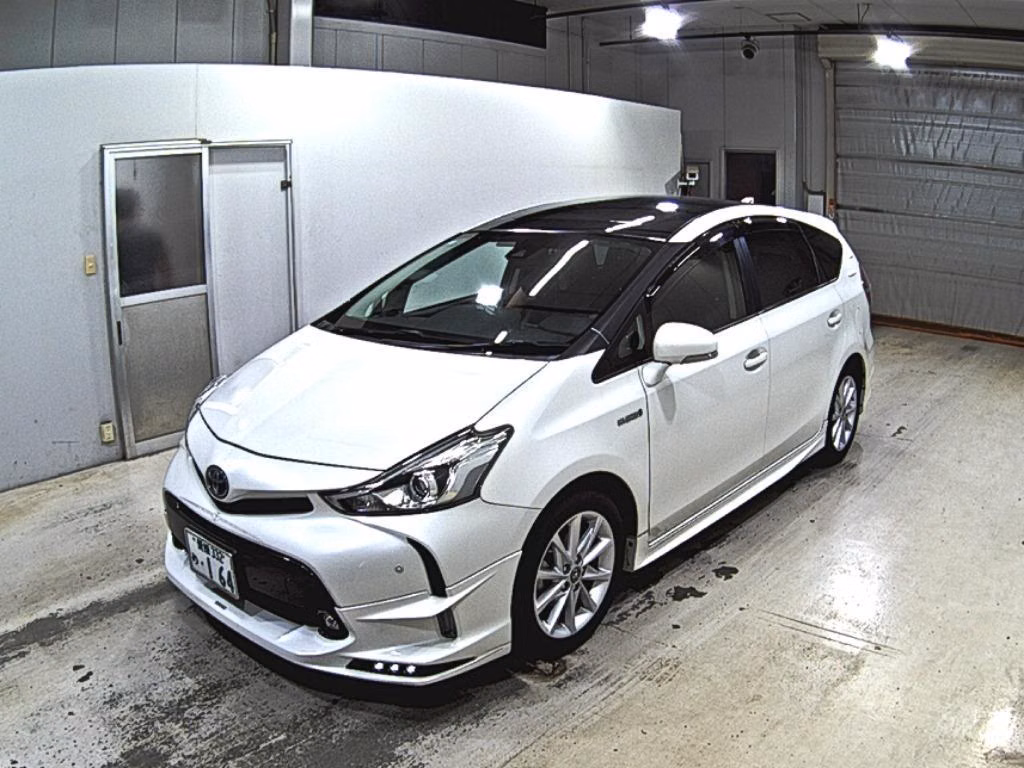 TOYOTA PRIUS ALPHA