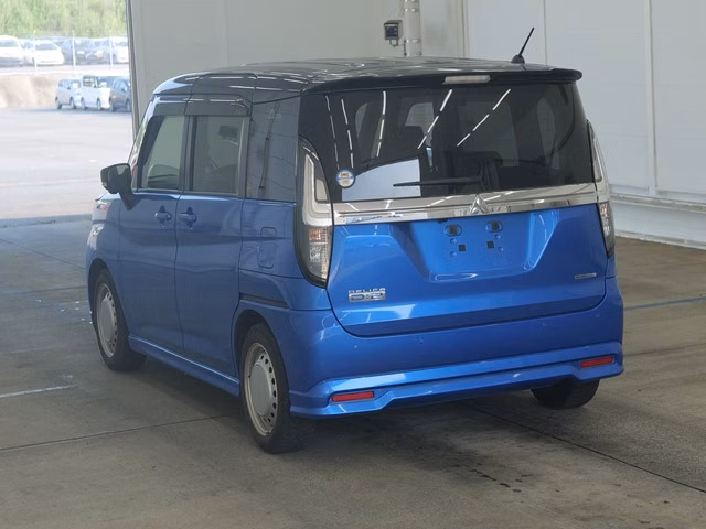 MITSUBISHI DELICA D:2