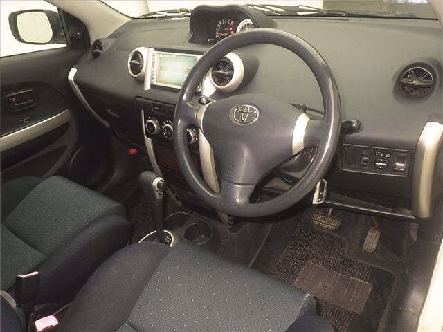 TOYOTA IST