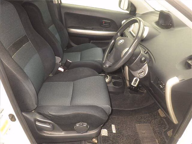 TOYOTA IST