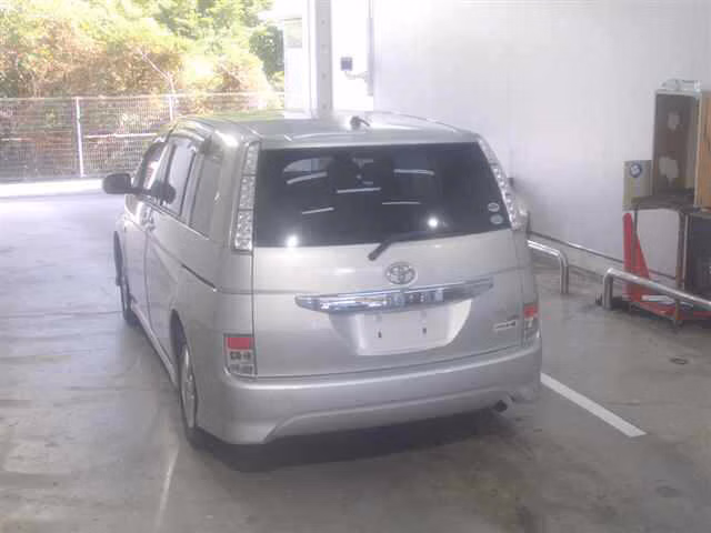 TOYOTA ISIS