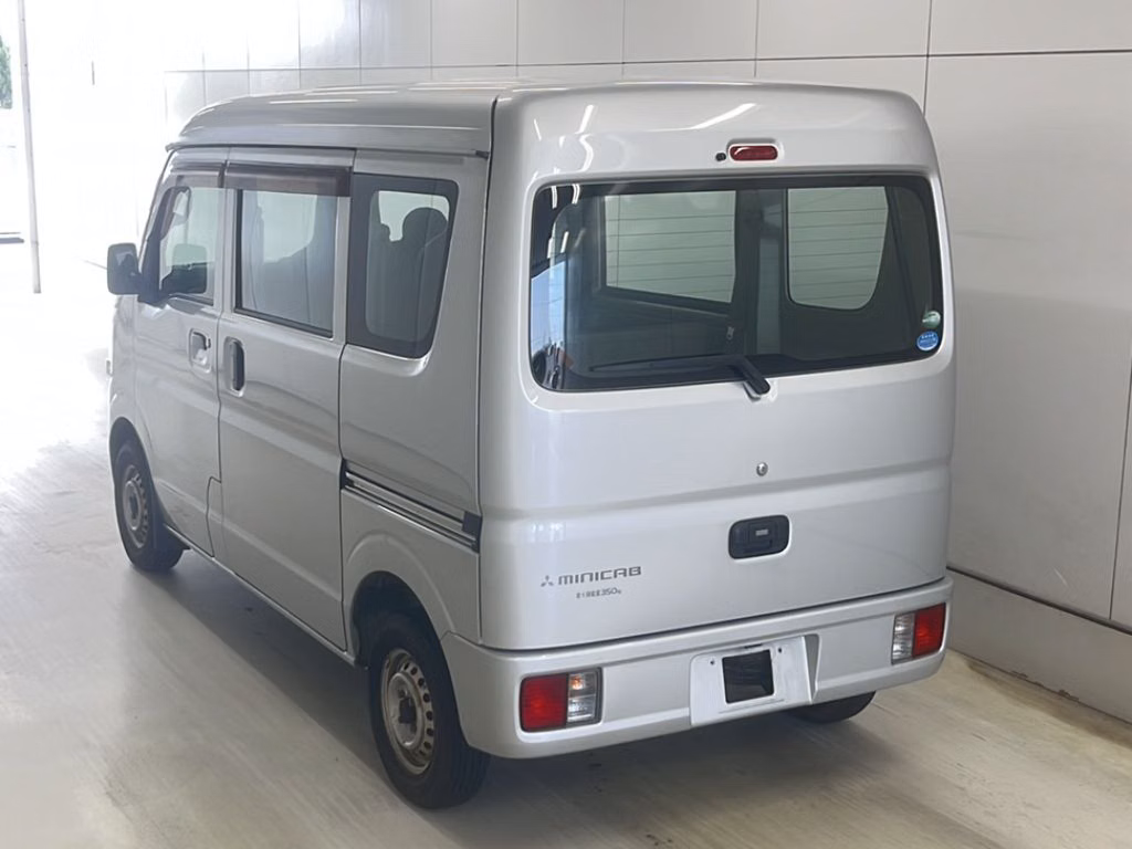 MITSUBISHI MINICAB