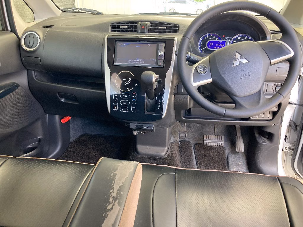 MITSUBISHI EK CUSTOM