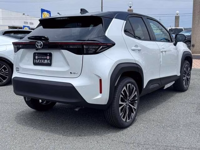 TOYOTA YARIS CROSS