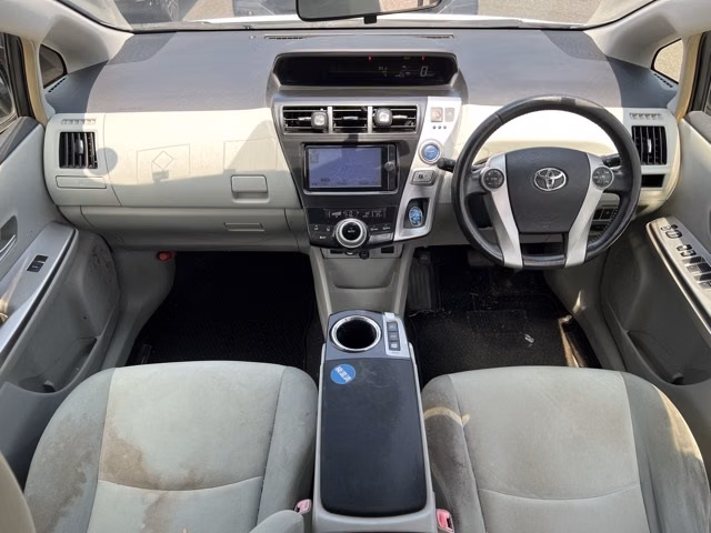 TOYOTA PRIUS ALPHA