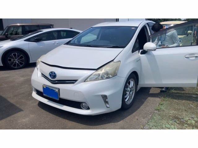 TOYOTA PRIUS ALPHA