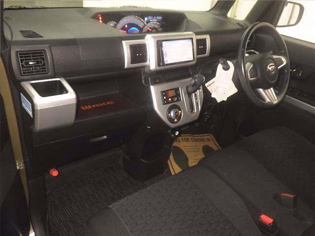DAIHATSU WAKE