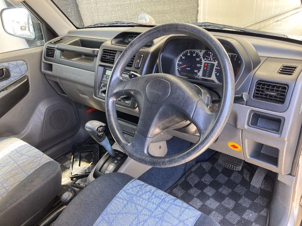 MITSUBISHI PAJERO MINI