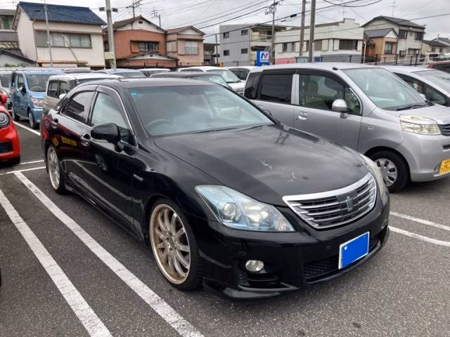 TOYOTA CROWN