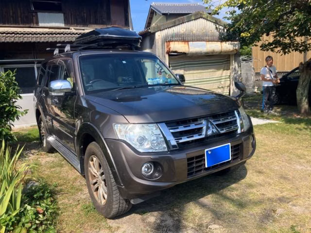 MITSUBISHI PAJERO