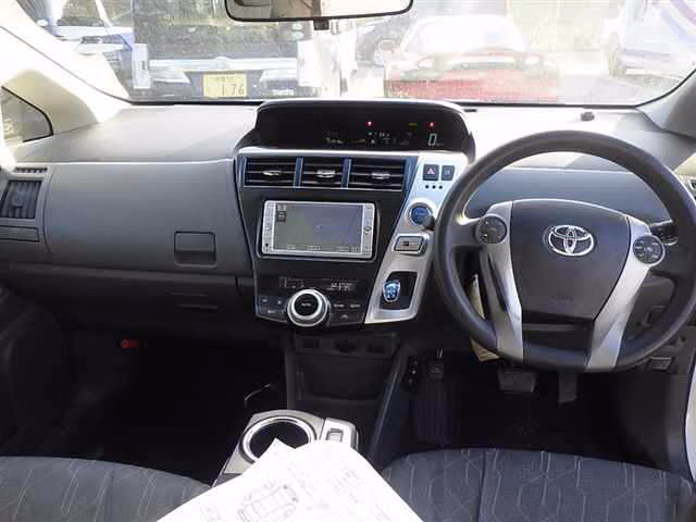 TOYOTA PRIUS ALPHA
