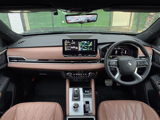 MITSUBISHI OUTLANDER