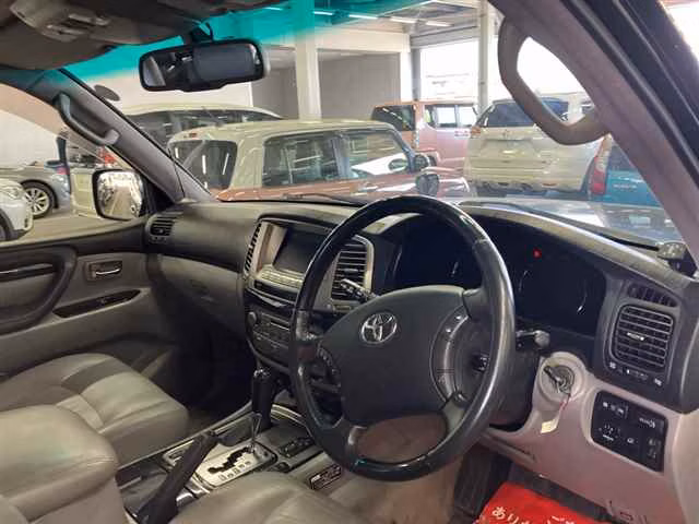 TOYOTA LAND CRUISER