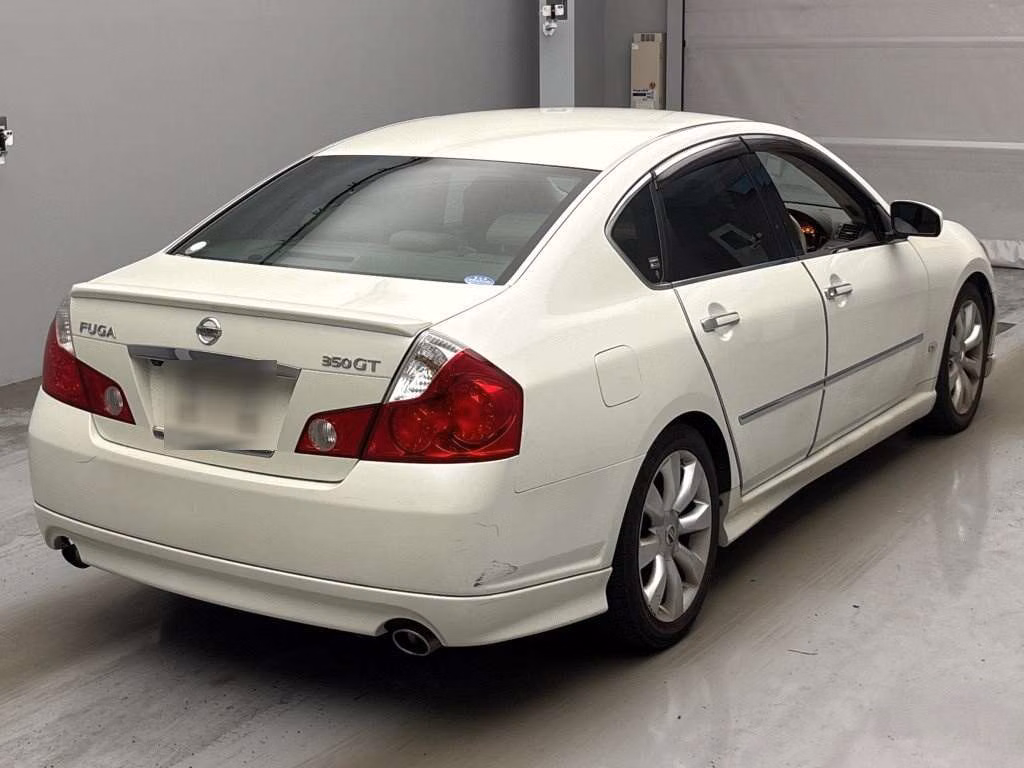 NISSAN FUGA