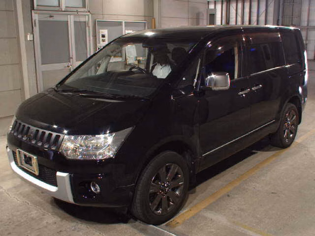 MITSUBISHI DELICA D:5