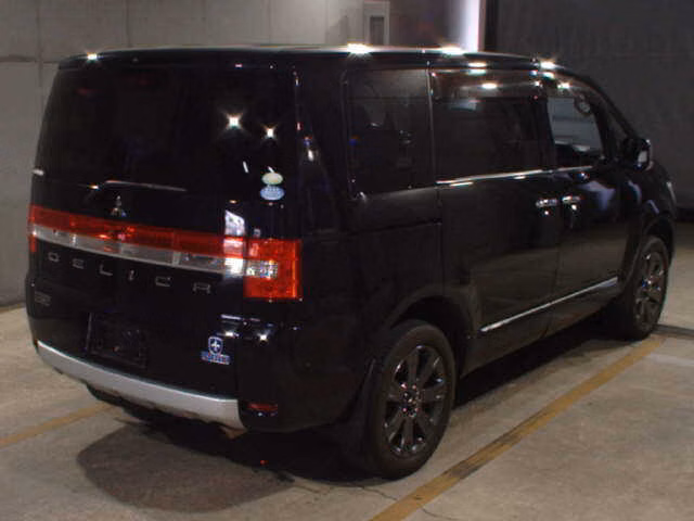 MITSUBISHI DELICA D:5