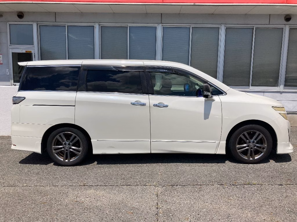 NISSAN ELGRAND