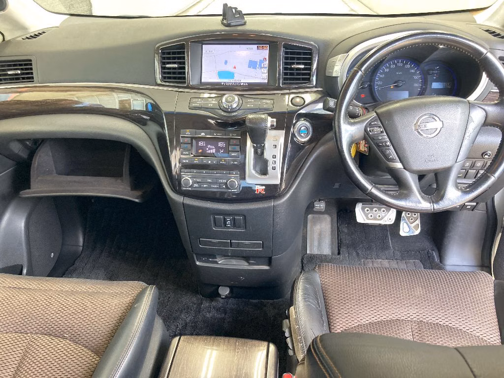 NISSAN ELGRAND