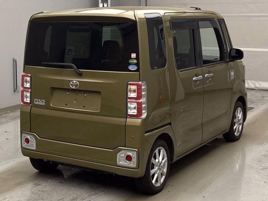 TOYOTA PIXIS MEGA