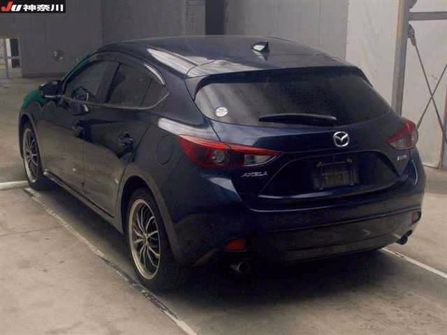 MAZDA AXELA
