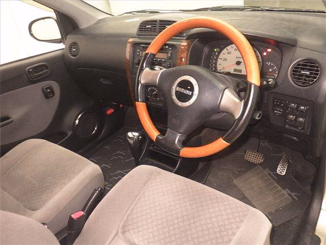 DAIHATSU MIRA AVY