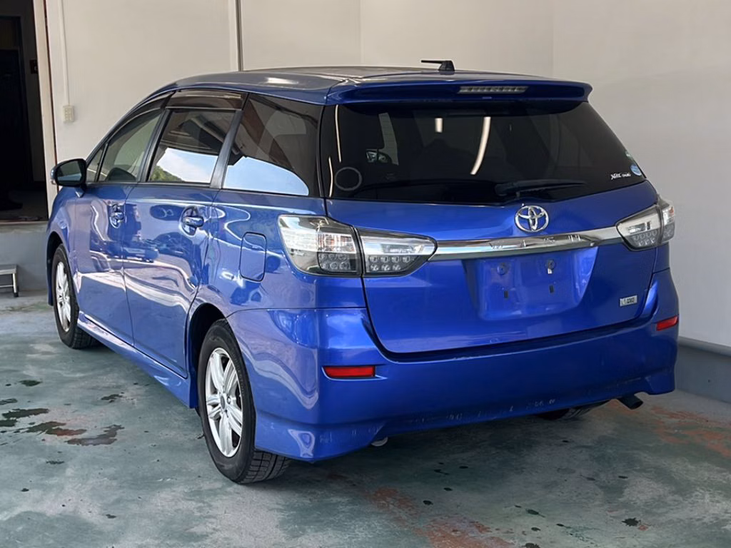 TOYOTA WISH