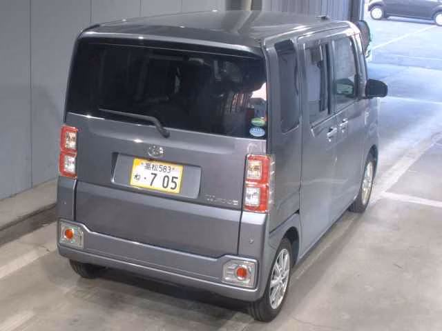 DAIHATSU WAKE