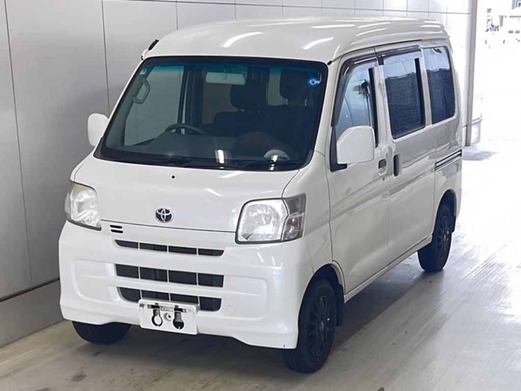TOYOTA PIXIS VAN