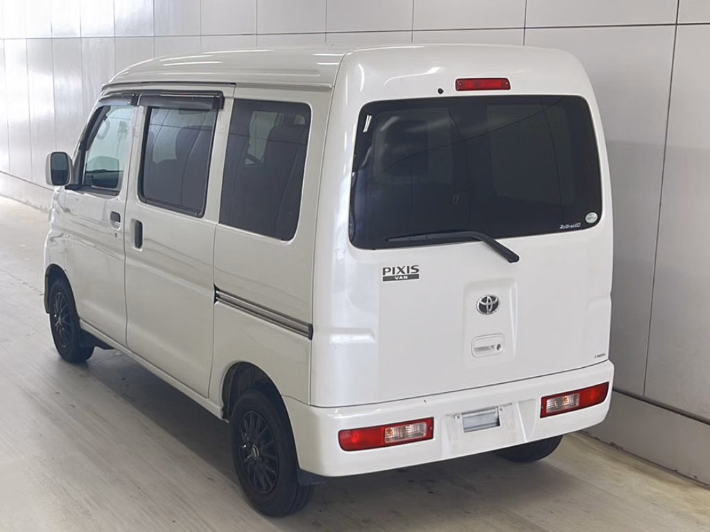 TOYOTA PIXIS VAN