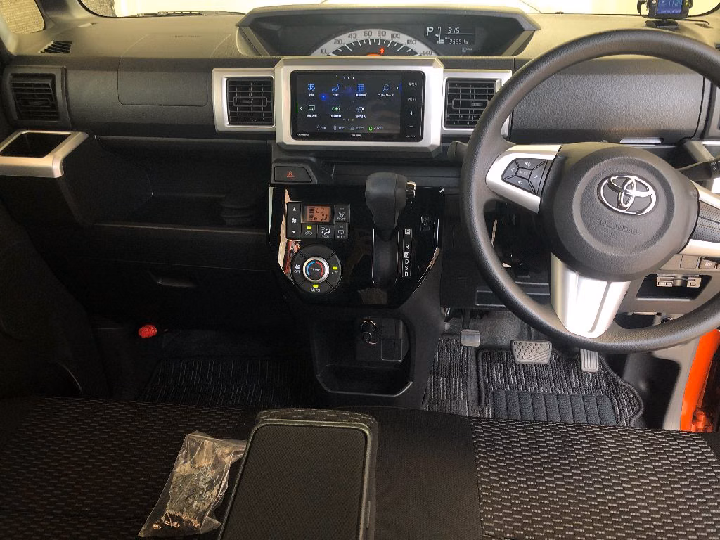 TOYOTA PIXIS MEGA